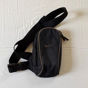 Nike essentials crossbody bag